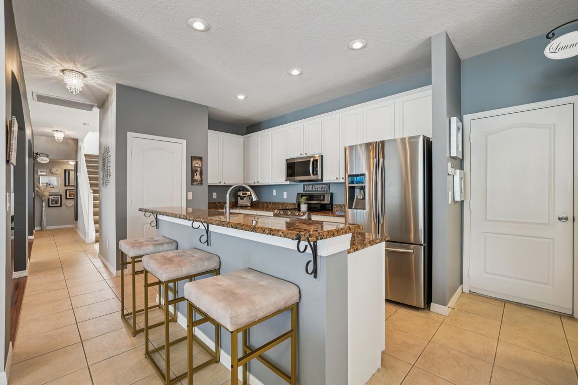 next background image