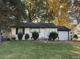 246 Midlothian Rd, Saint Louis, MO 63137