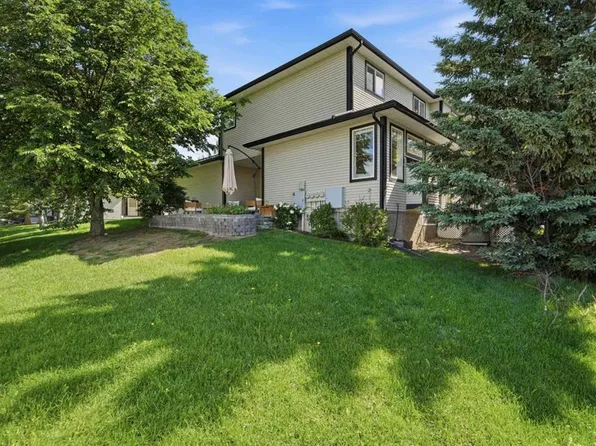 15 Silver Springs Way NW #18, Airdrie, AB T4B 2W1
