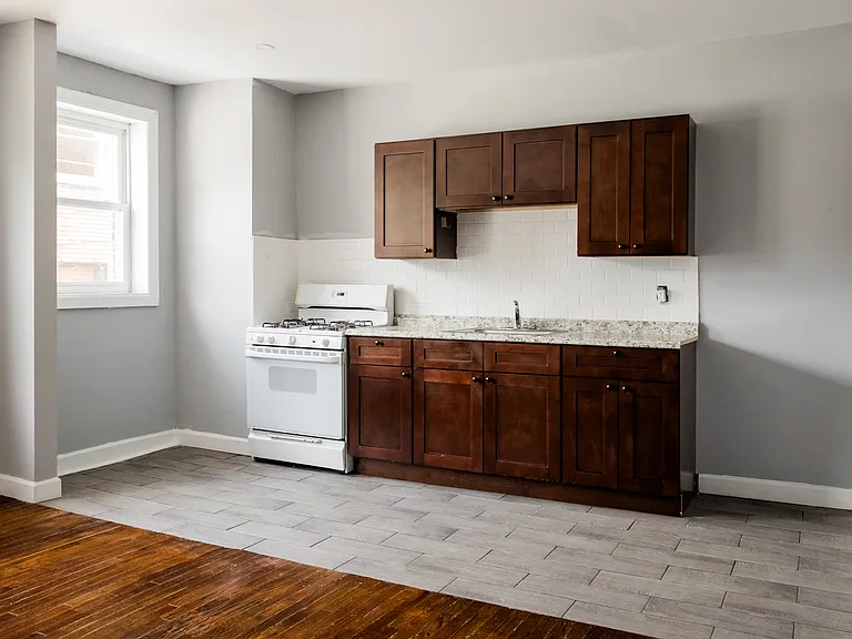 2505 Hurlbut St #25 — Photo 3