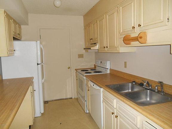 2nd image of 3 S Onsville Pl