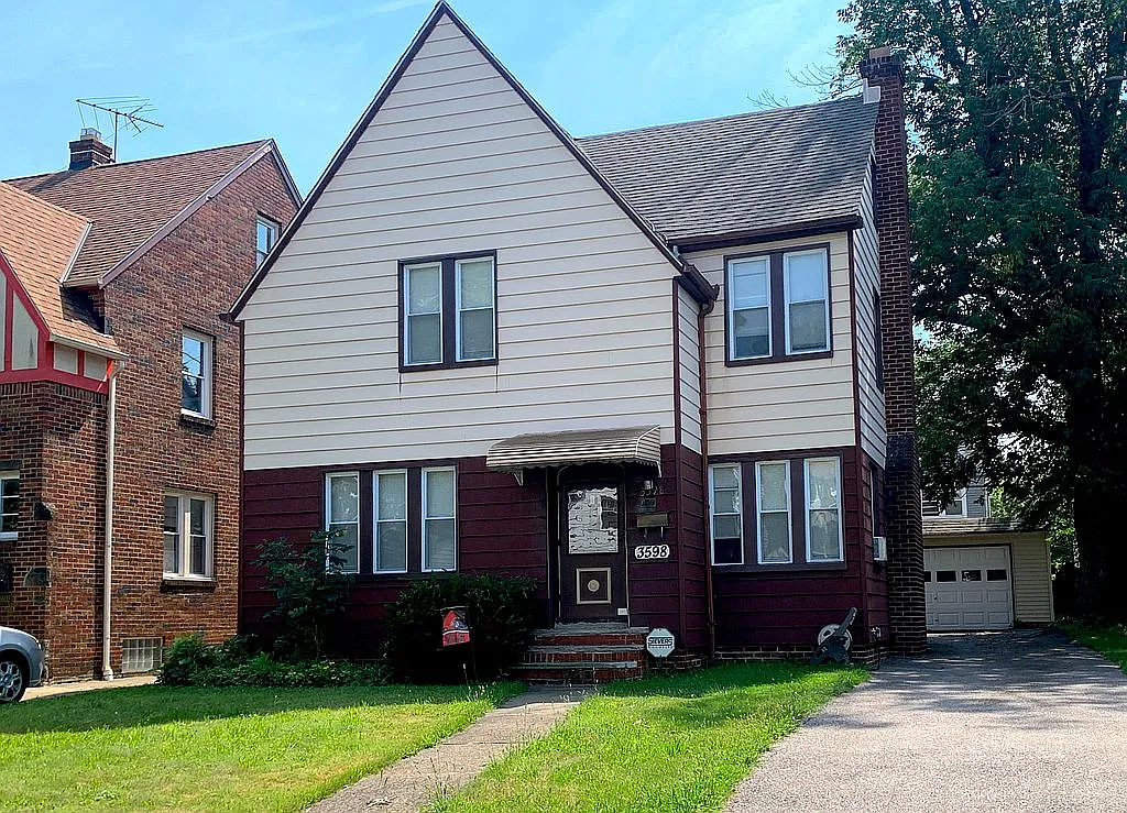 3598 Grosvenor Rd photo 1