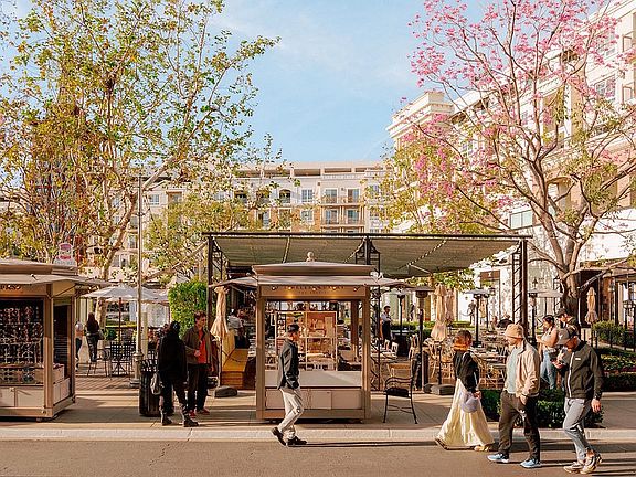 Shop & Dine at Americana