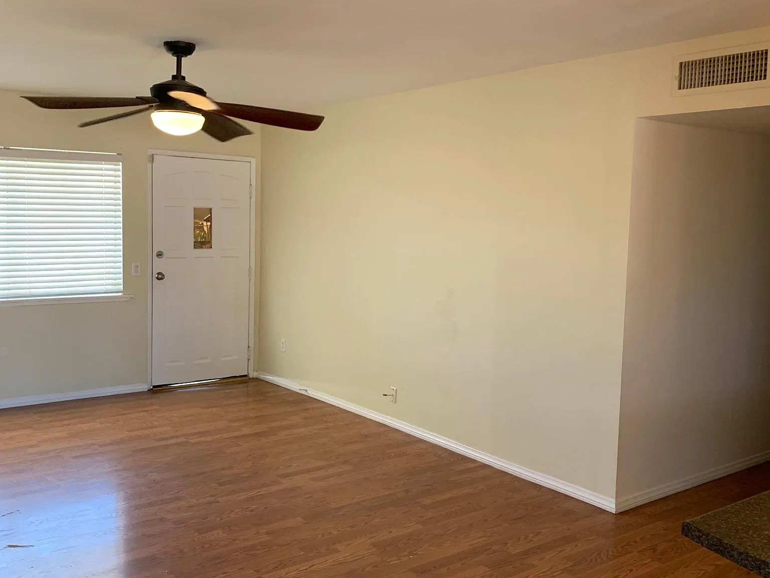 345 W Magnolia St — Photo 4