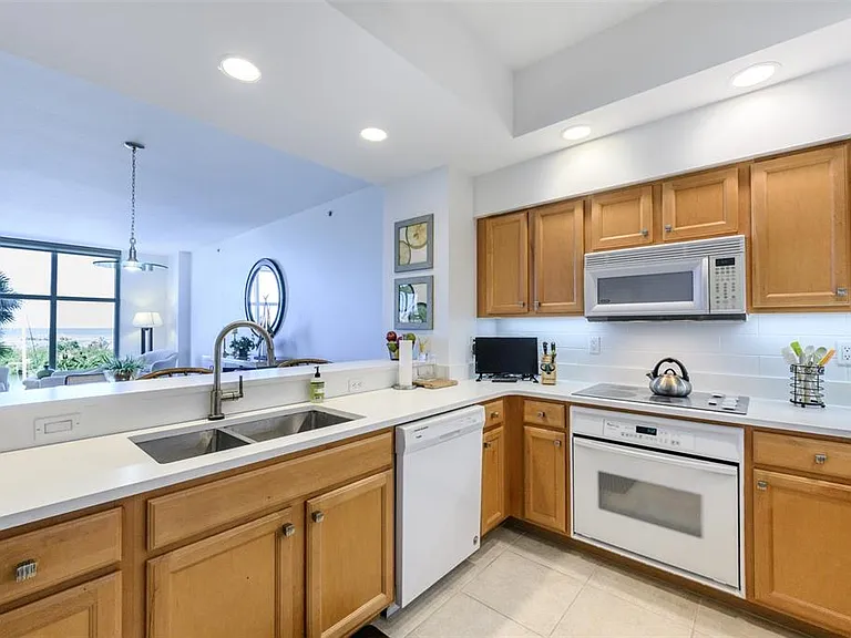 3313 Sunset Key Cir #306 — Photo 21