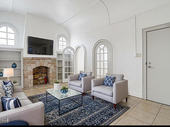 3rd image of 2619 N Piedras St