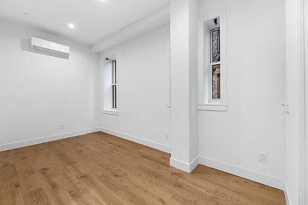 Rented by REAL New York | media 10