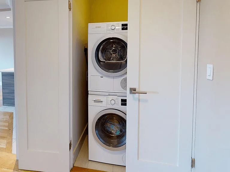 310 Greenwich St #33H — Photo 5