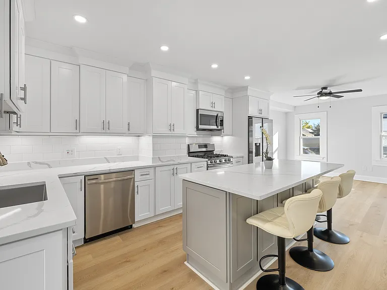 14 Plymouth Ave #A — Photo 11