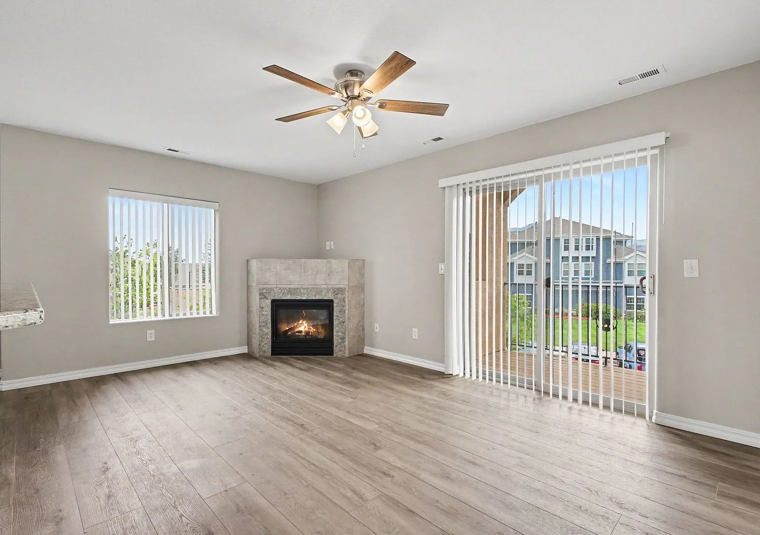 1695 Little Bear Creek Point #203 3 Bedroom Condo with Mountain Views & One-Car Garage — Photo 3