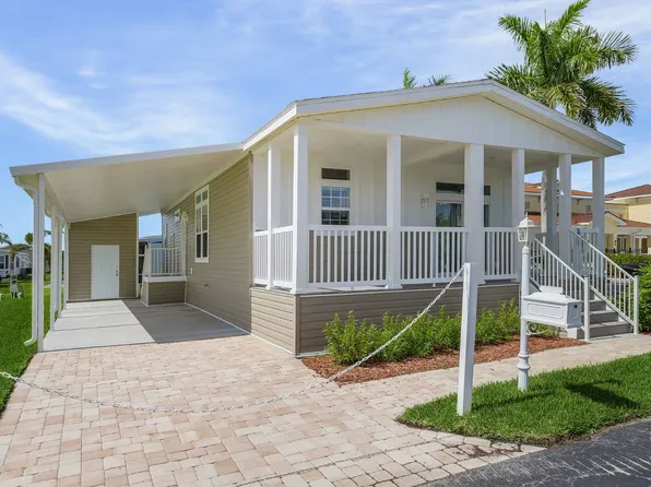 215 Foxwood, Naples, FL 34112