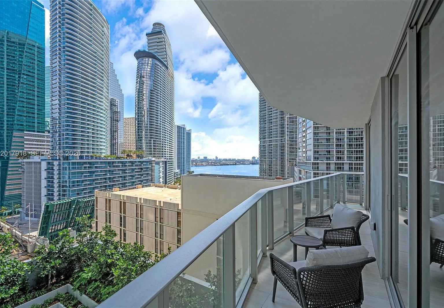 Viceroy Residences — Photo 3