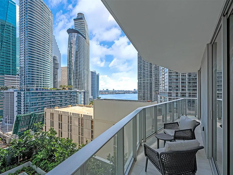 77 SE 5th St #1601 — Photo 3