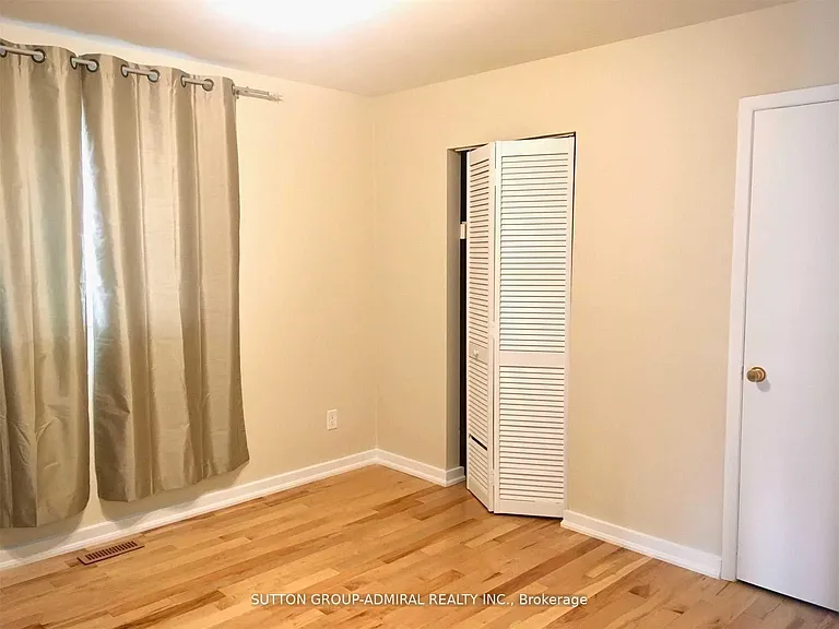 4 Nootka Cres #MAIN FL — Photo 13