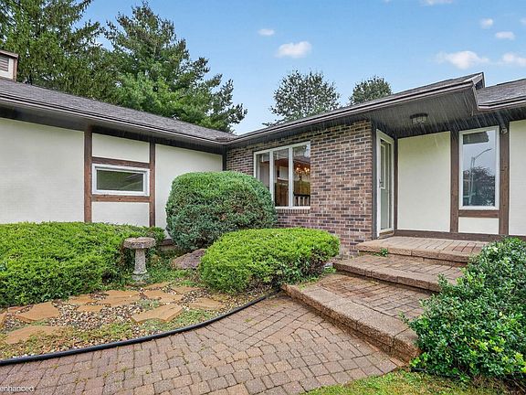 2nd image of 1502 Knoll Ridge Dr