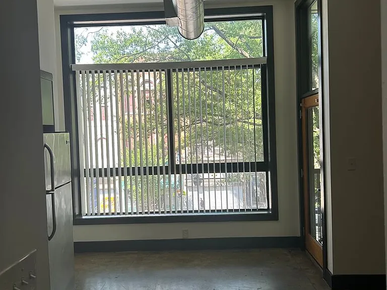 Atrium on Broad Apartments — Photo 22