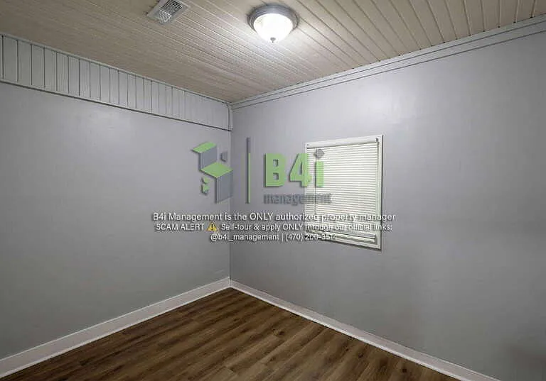 2344 Banks Ave — Photo 9