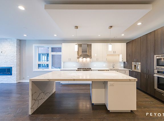 4th image of 1427 W Grand Ave APT 1