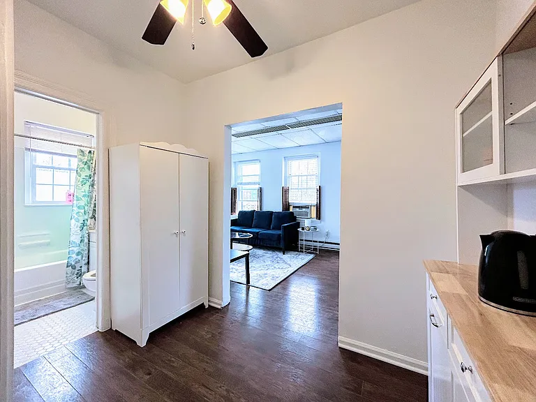 1544 Independence Ave SE #4 — Photo 7