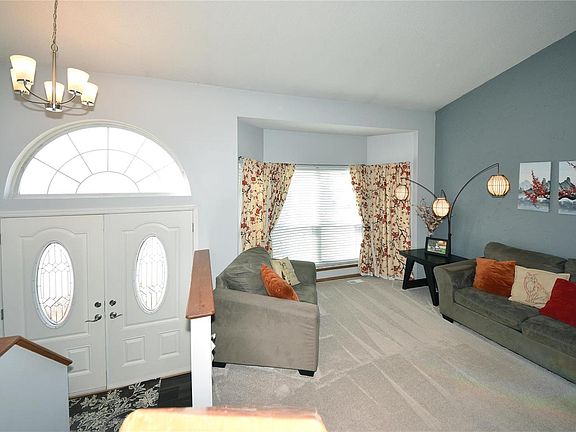 3rd image of 26 Sassafras Ct