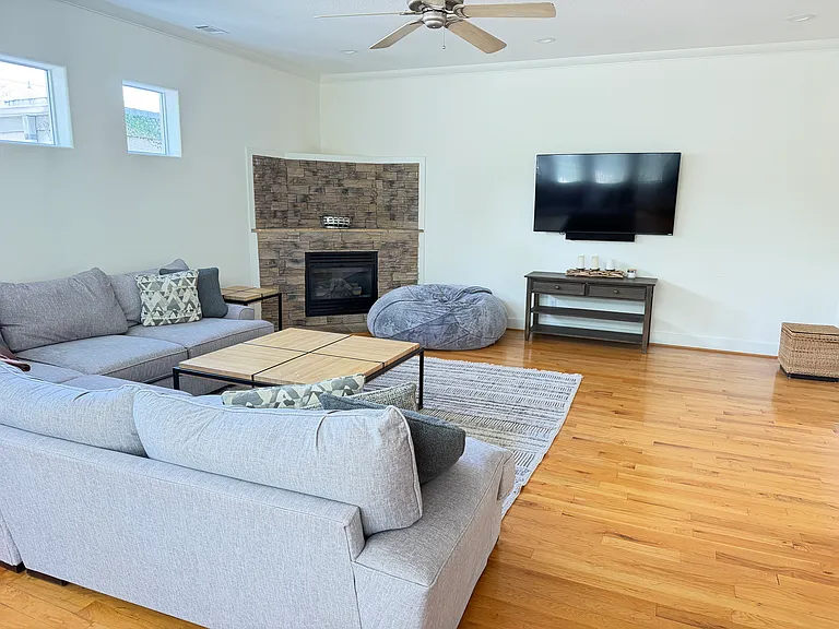 1412 Castle Ct #A — Photo 21