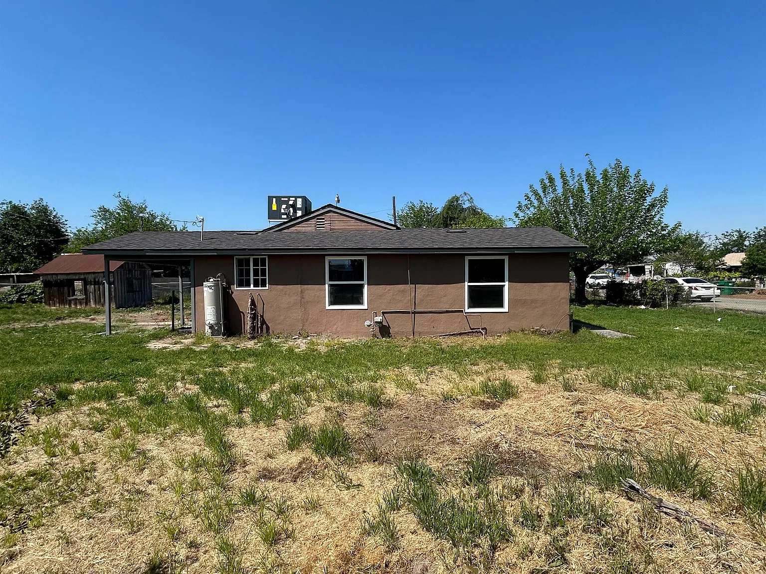 395 West Matheny Avenue Tulare CA 93274 - 1 — Photo 2