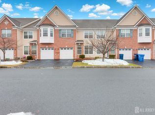2421 Canterbury Ln, North Brunswick, NJ 08902