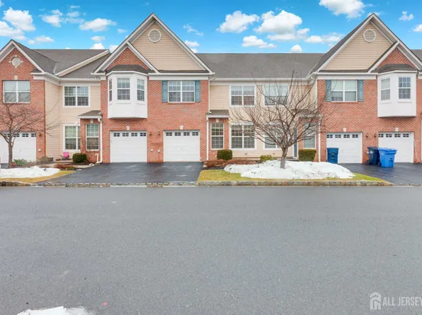 2421 Canterbury Ln, North Brunswick, NJ 08902