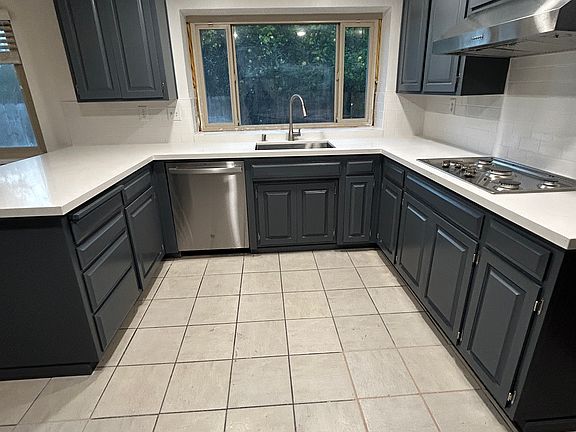 4th image of 2800 Rockridge Dr
