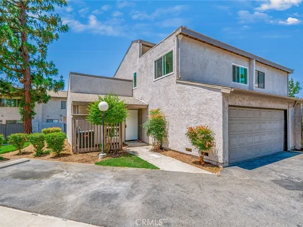 3002 E Via Siena, Anaheim, CA 92806