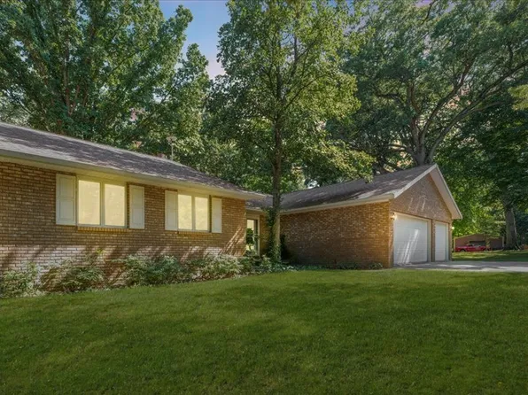 1463 Timber Ln, Camargo, IL 61919