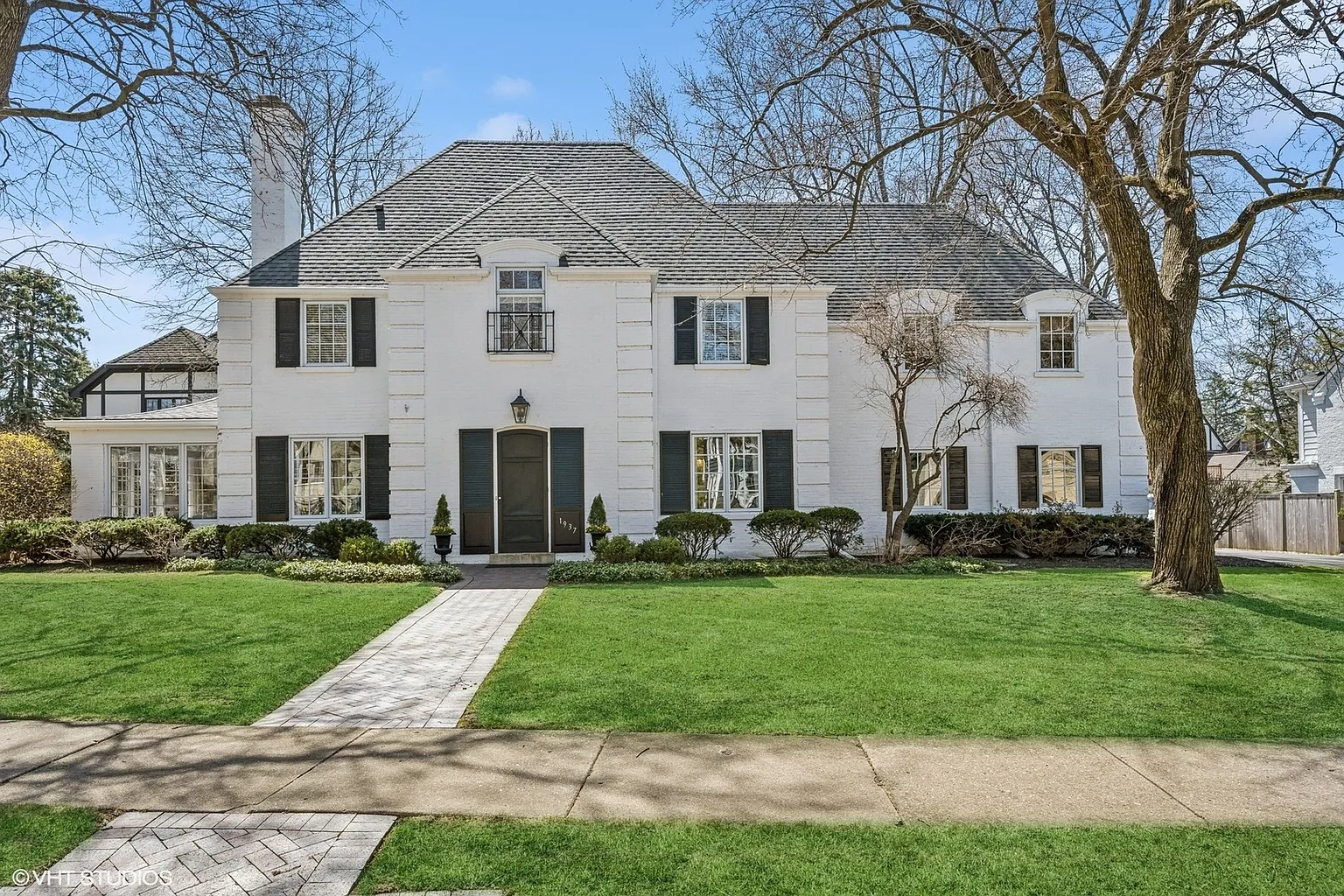 1937 Beechwood Ave photo 1