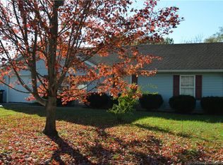 14139 Hayes Ct NE, Palmyra, IN 47164