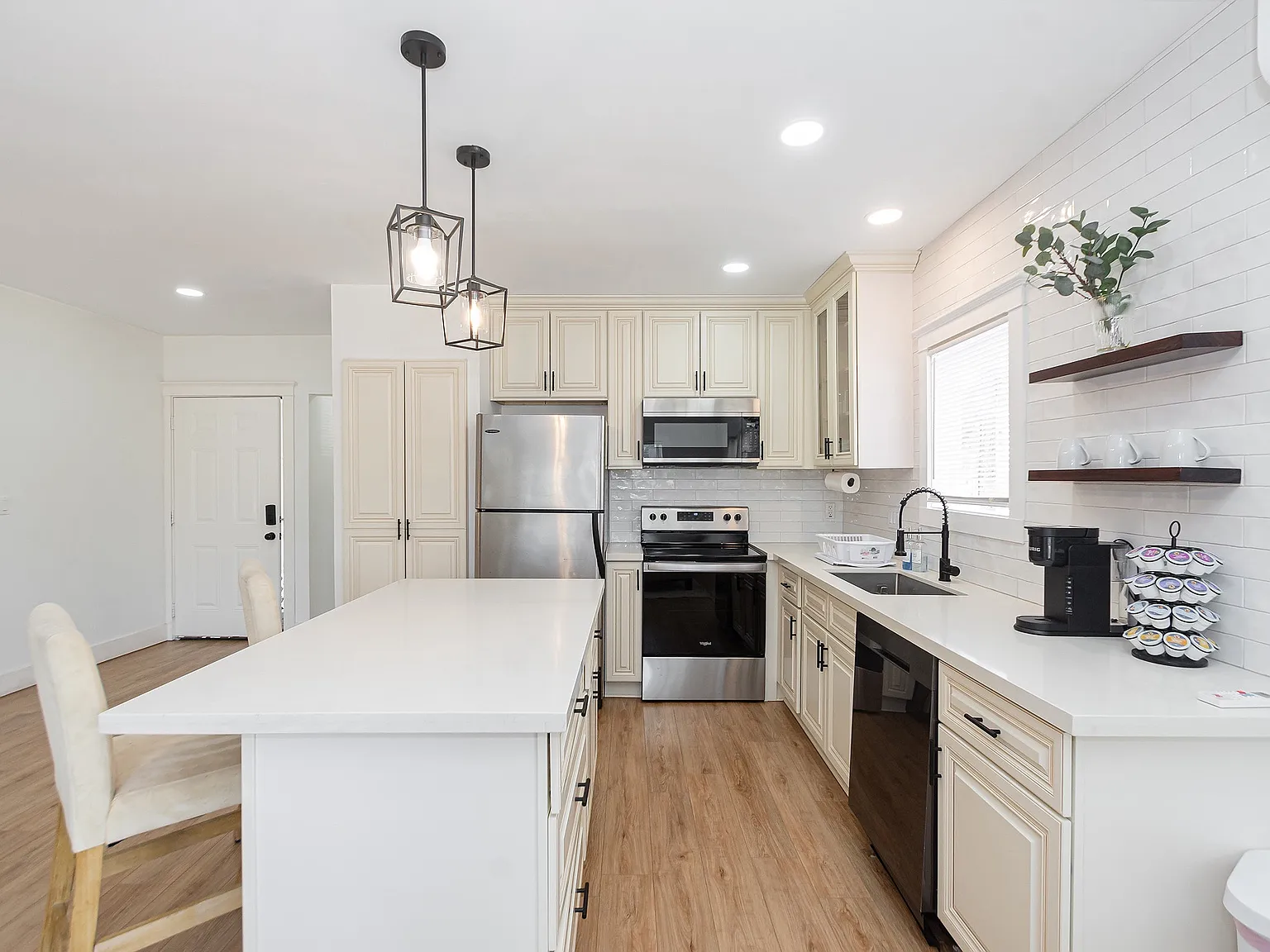 1 bed, 800 sqft, $1,849 — Photo 3