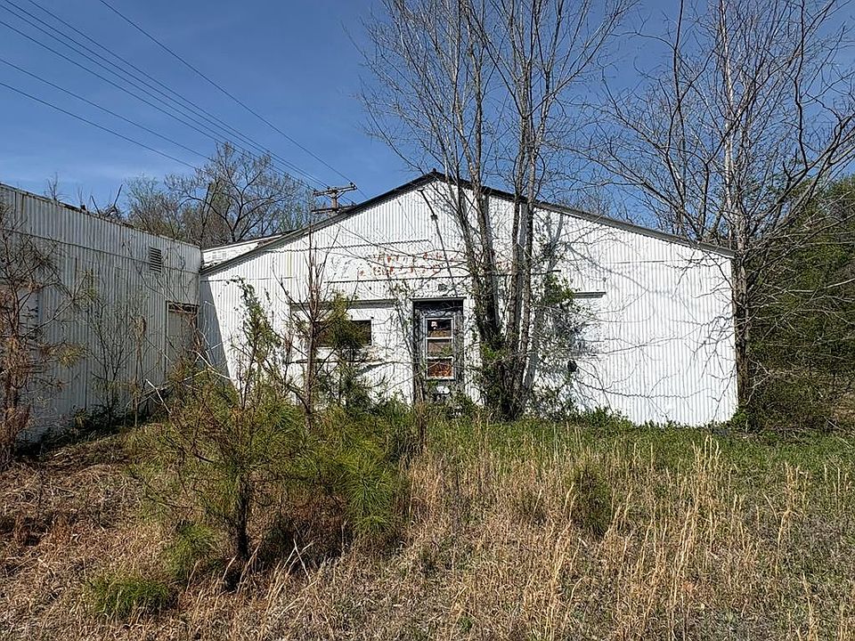 1st image of 1095 Skippers Rd