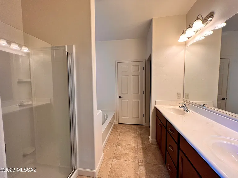 9859 N Crook Ln — Photo 19