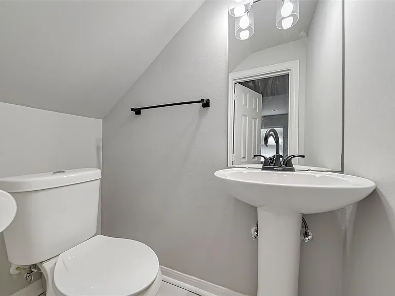 7312 Main St — Photo 16