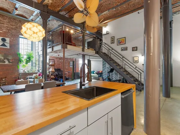 251 Heath St APT 205, Jamaica Plain, MA 02130