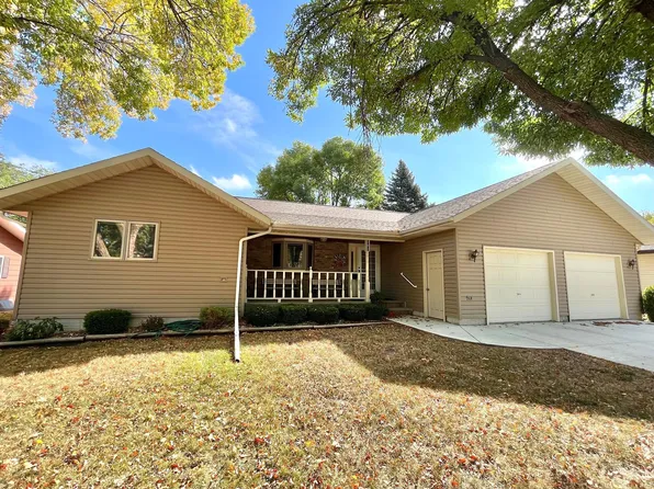713 Nuese Ln, Marshall, MN 56258