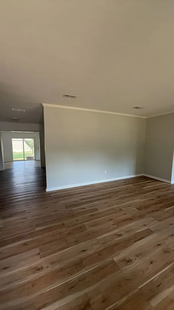 Coming Soon- 210 Chinook — Photo 4