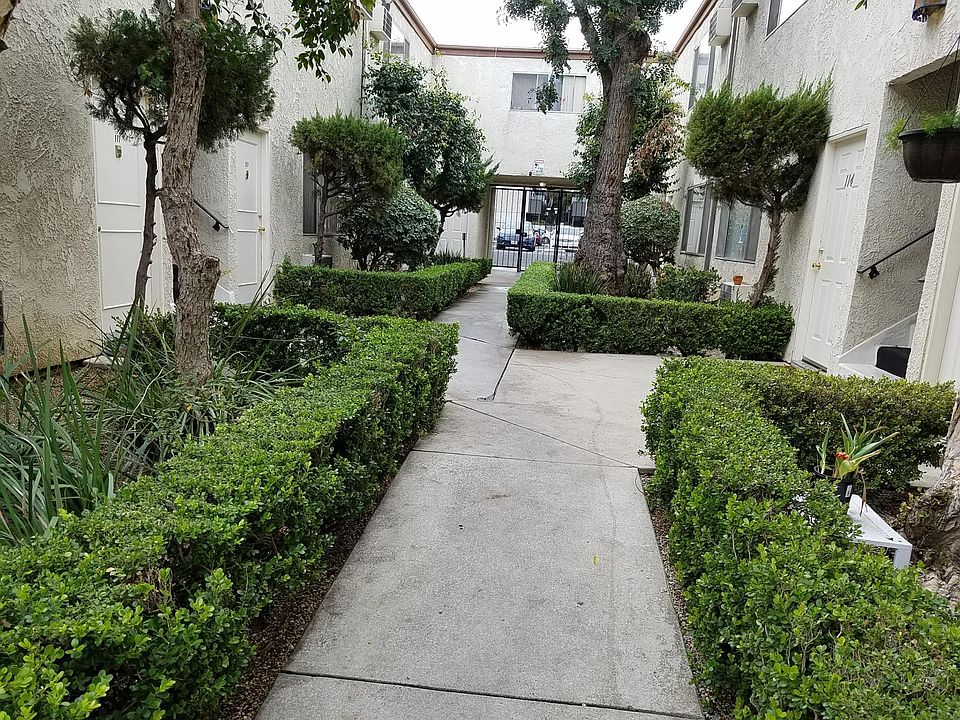 1st image of 5809 Reseda Blvd #W91ngg0rj