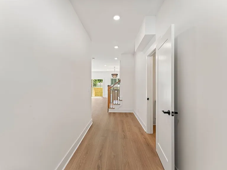 217 S Porter St — Photo 5