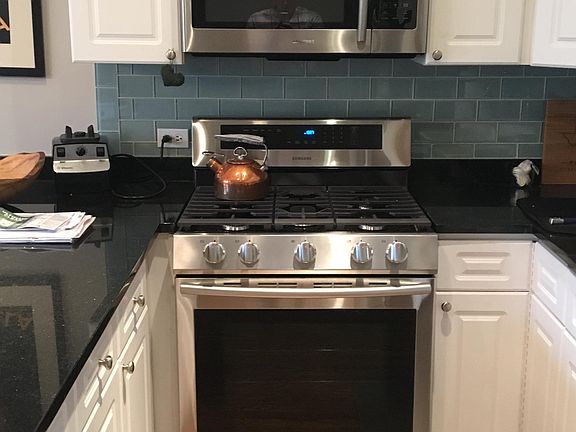 5th image of 1822 N Sheffield Ave APT B2