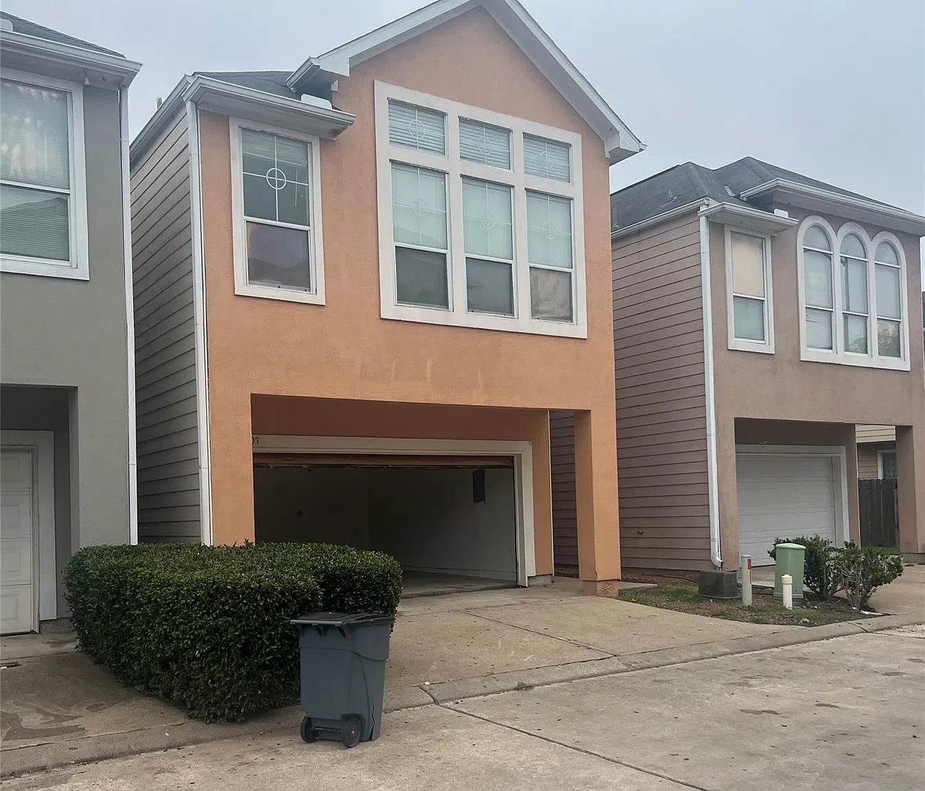 3 bed, 2.5 bath, 1700 sqft, $1,950 — Photo 1