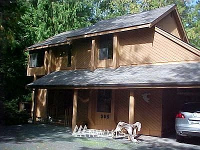 1st image of 305 E Pointes Drive