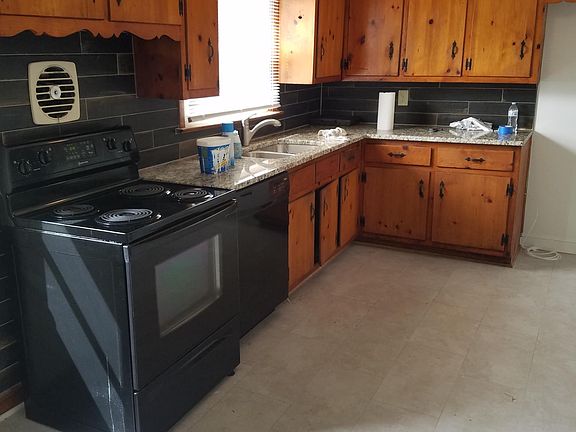 Eat-In Kitchen