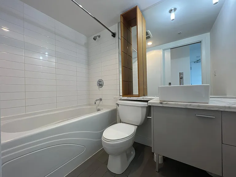 33 Smithe St #3301 — Photo 8