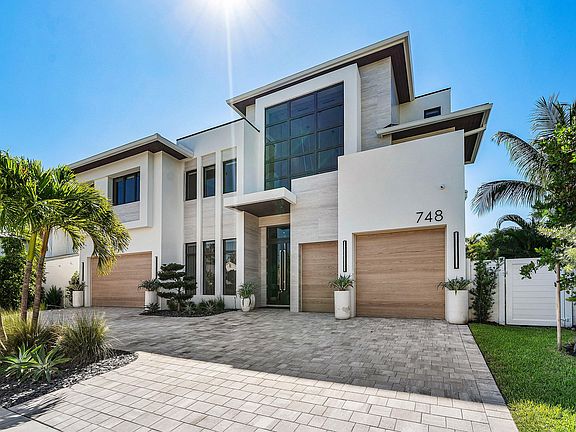 5th image of 748 NE 72nd Street
