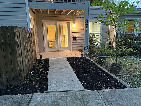 2nd image of 37 Hideaway Dr