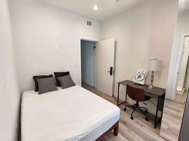 3020 S Normandie Ave — Photo 31